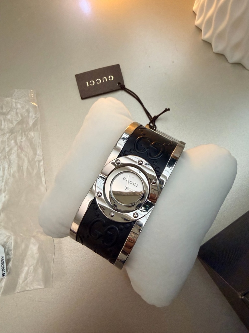 Authentic Gucci Twirl Bangle Stainless Steel Black Leather ladies Watch